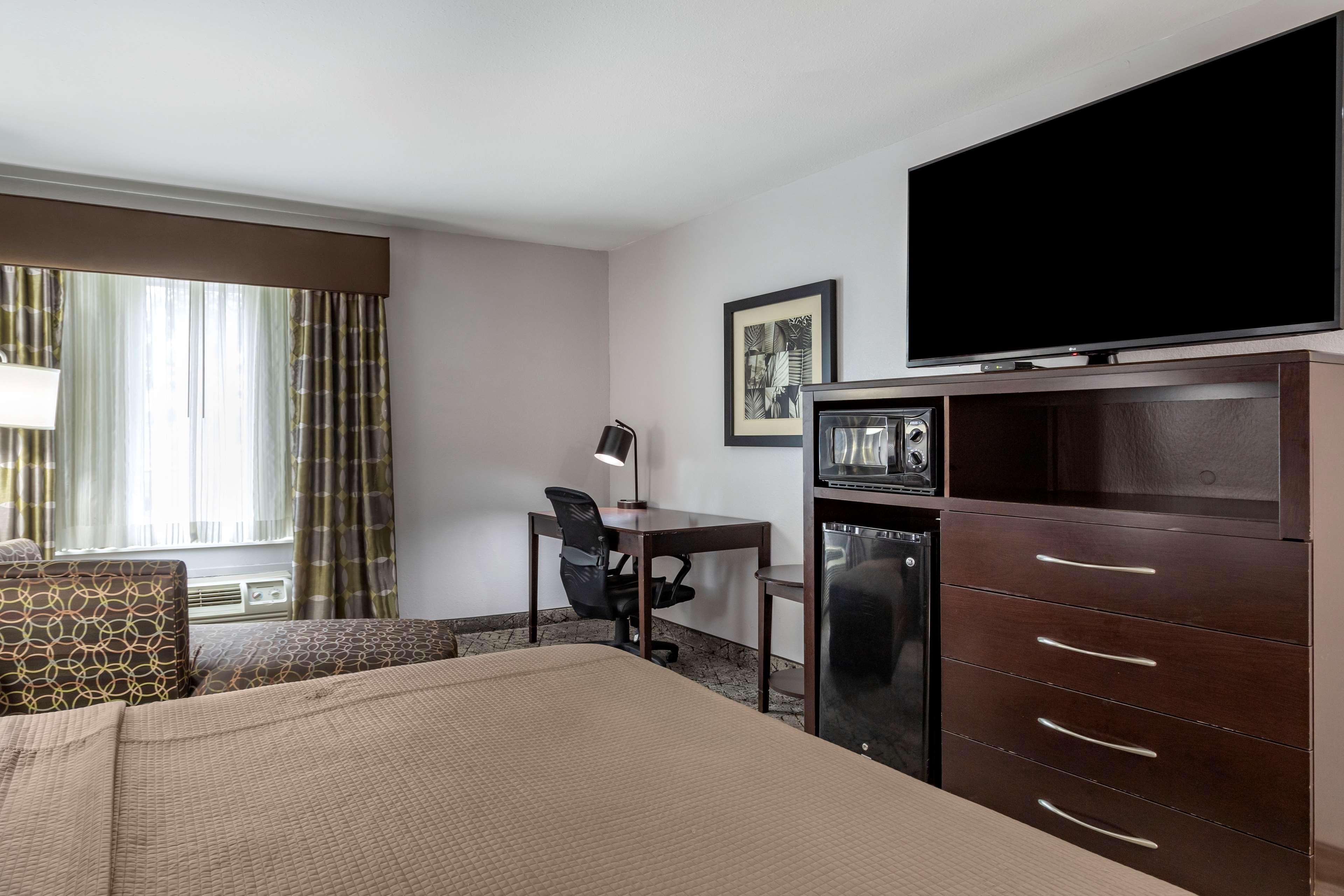 Best Western Oakdale Inn Екстериор снимка