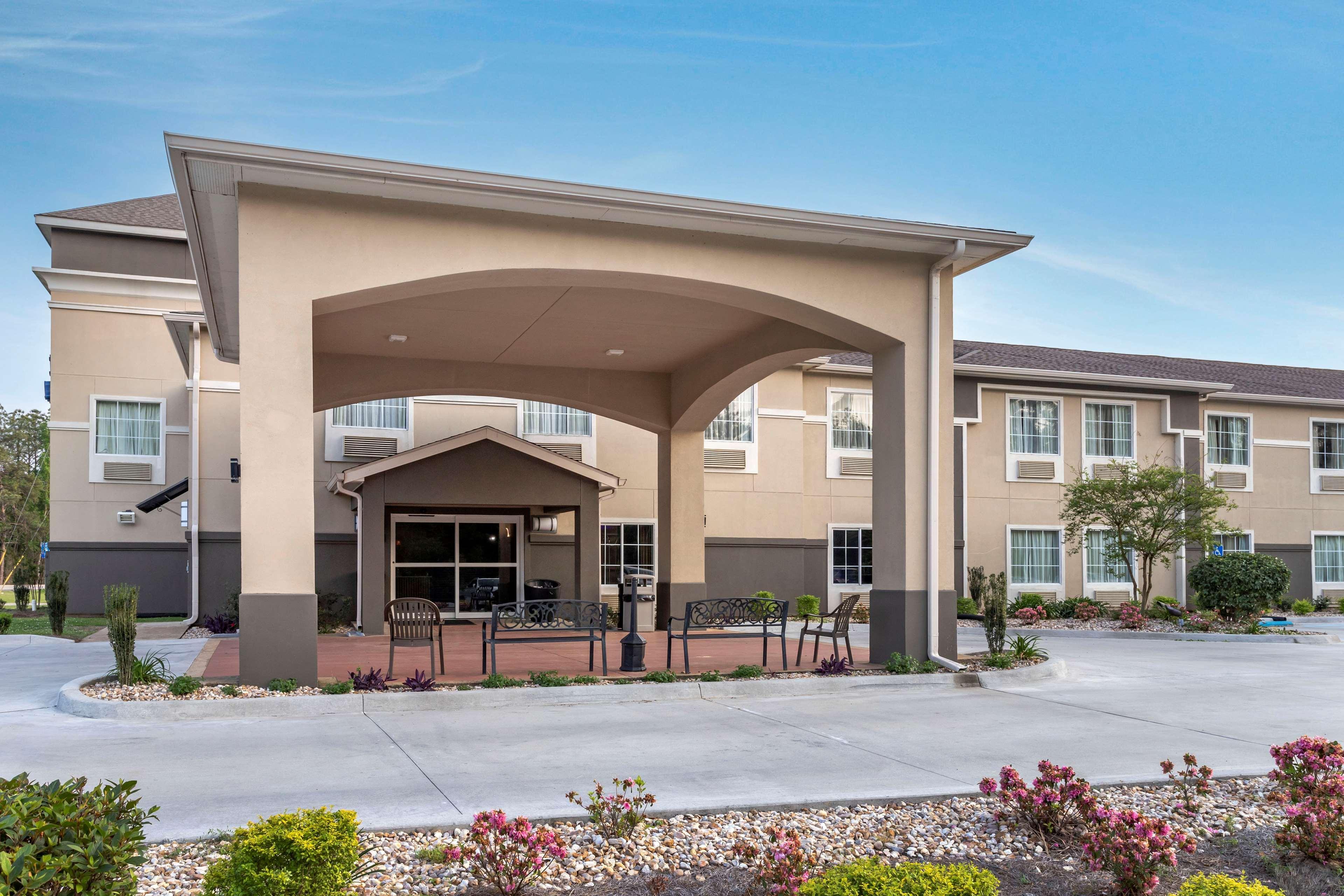 Best Western Oakdale Inn Екстериор снимка
