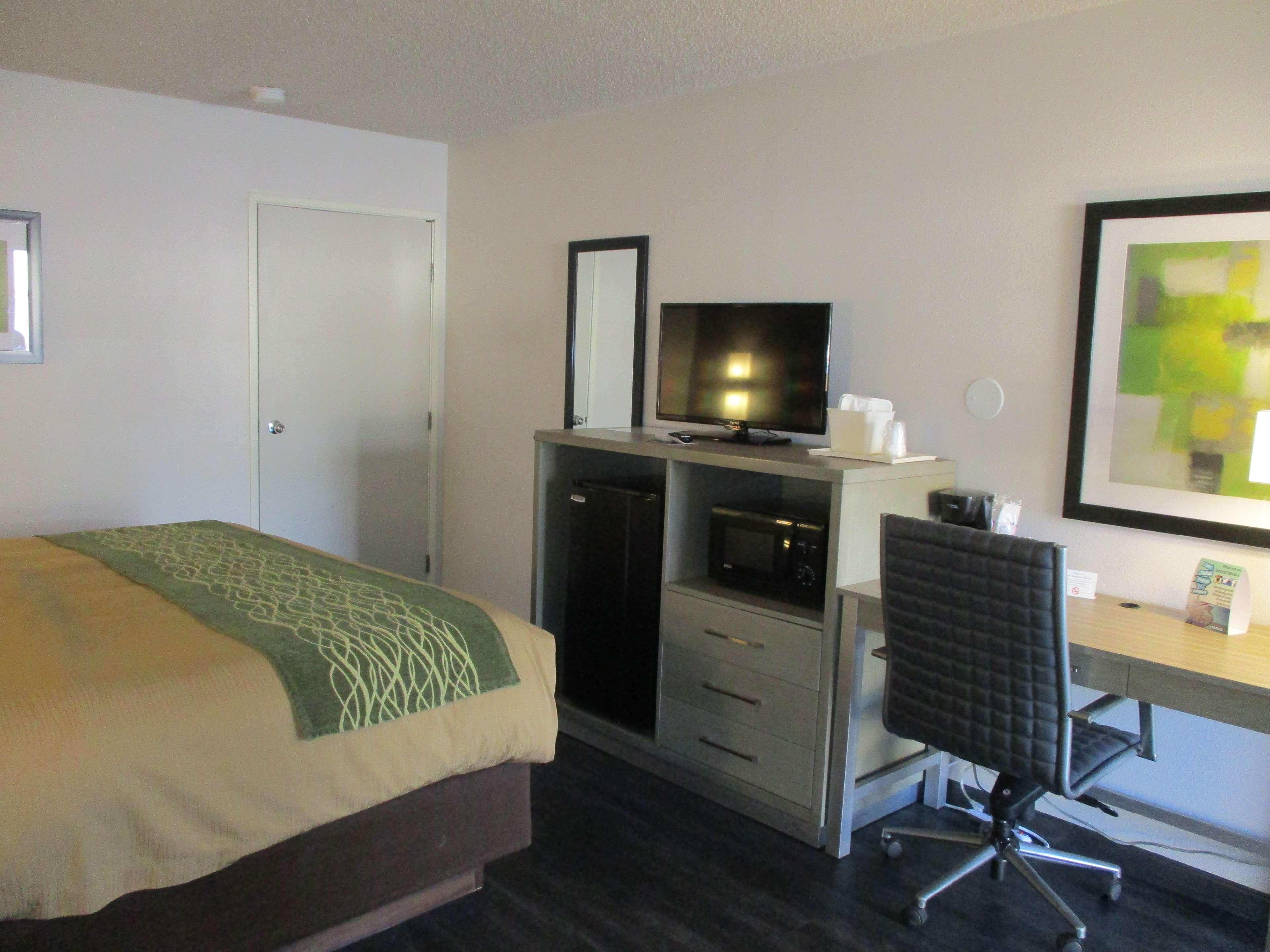 Best Western Oakdale Inn Екстериор снимка