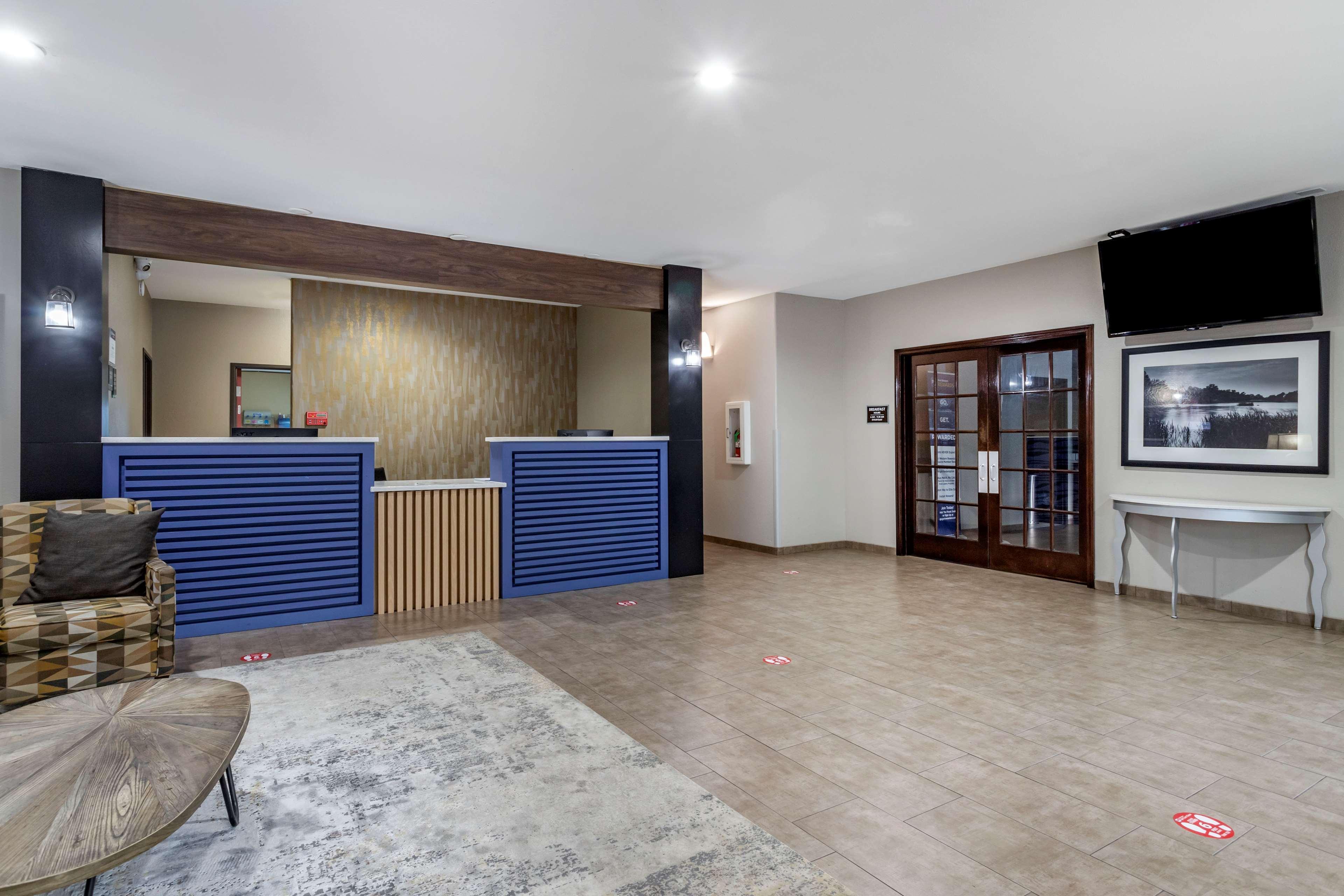 Best Western Oakdale Inn Екстериор снимка