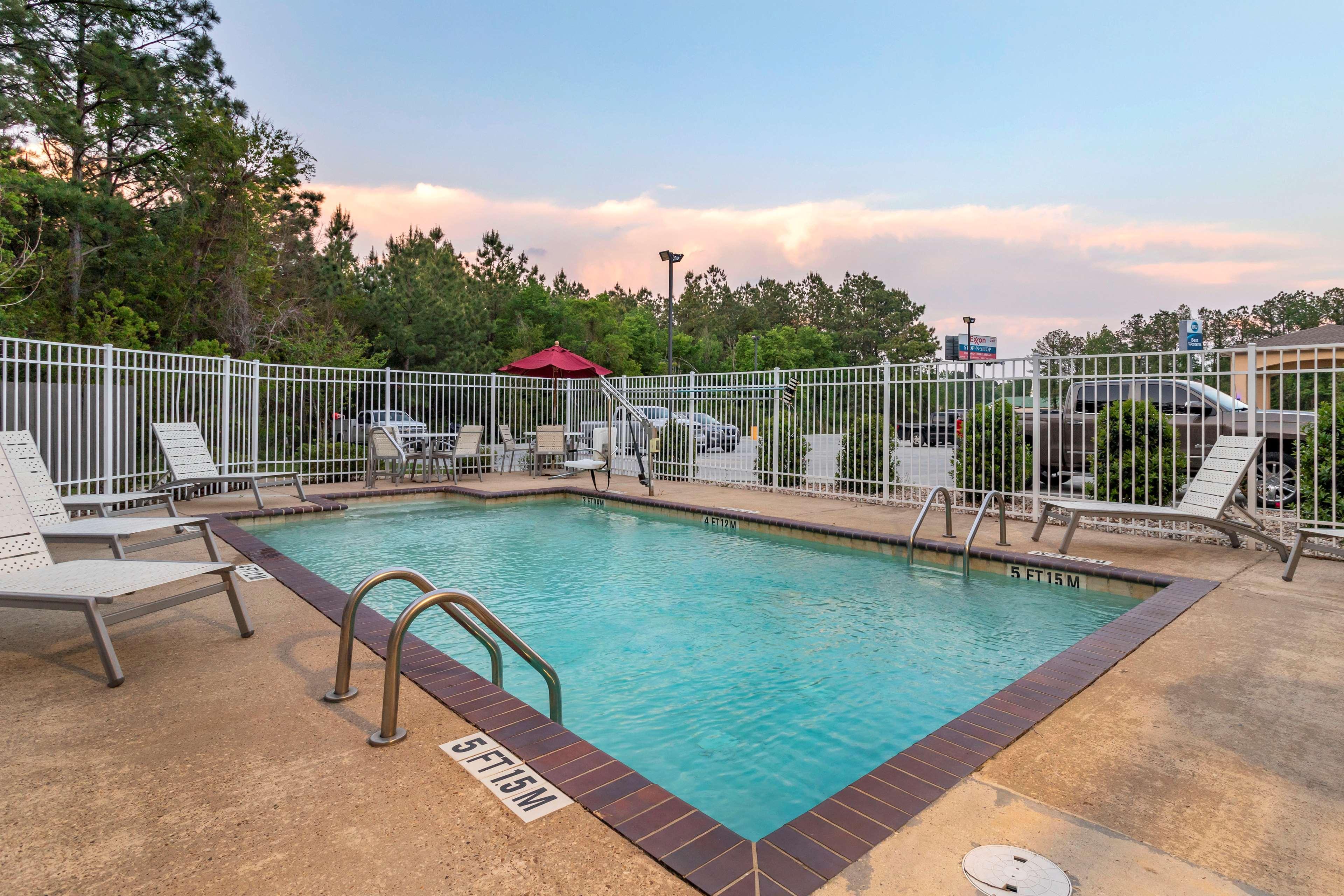 Best Western Oakdale Inn Екстериор снимка