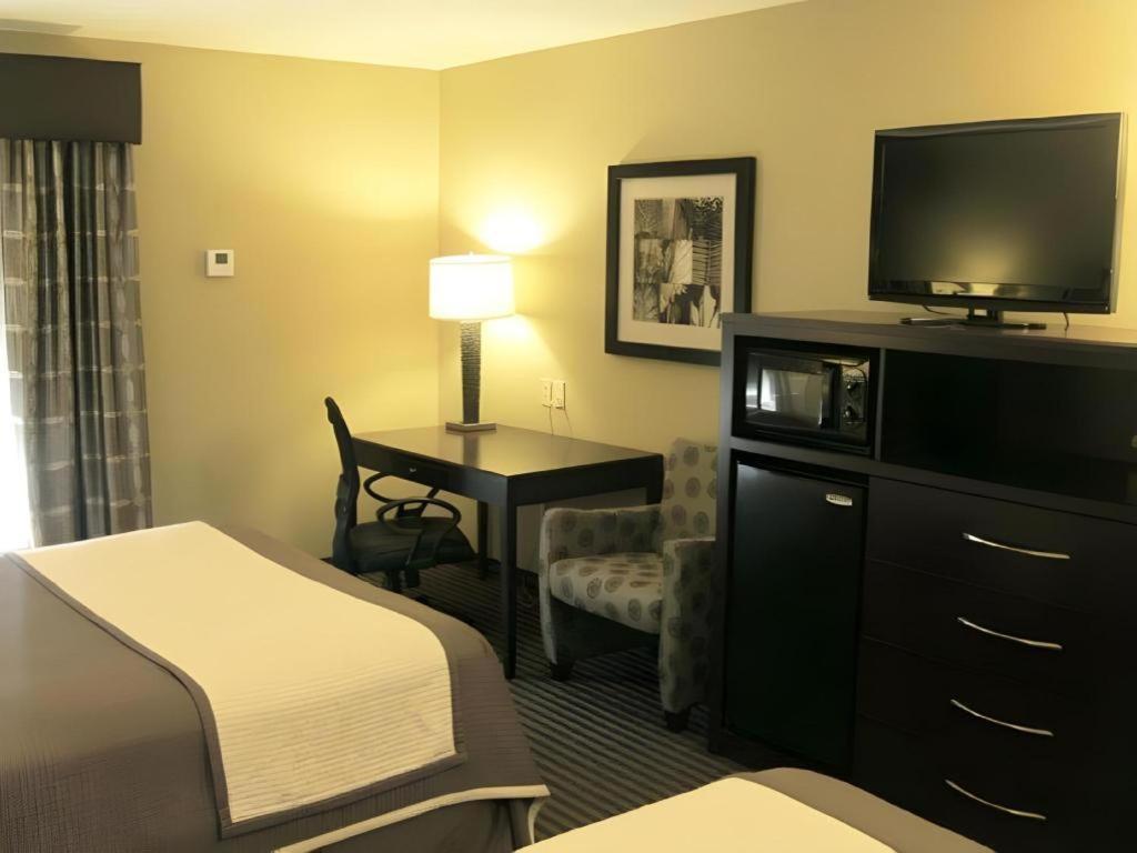 Best Western Oakdale Inn Екстериор снимка