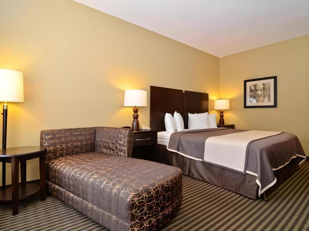 Best Western Oakdale Inn Екстериор снимка