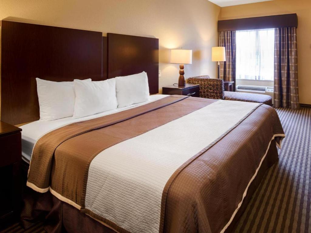 Best Western Oakdale Inn Екстериор снимка