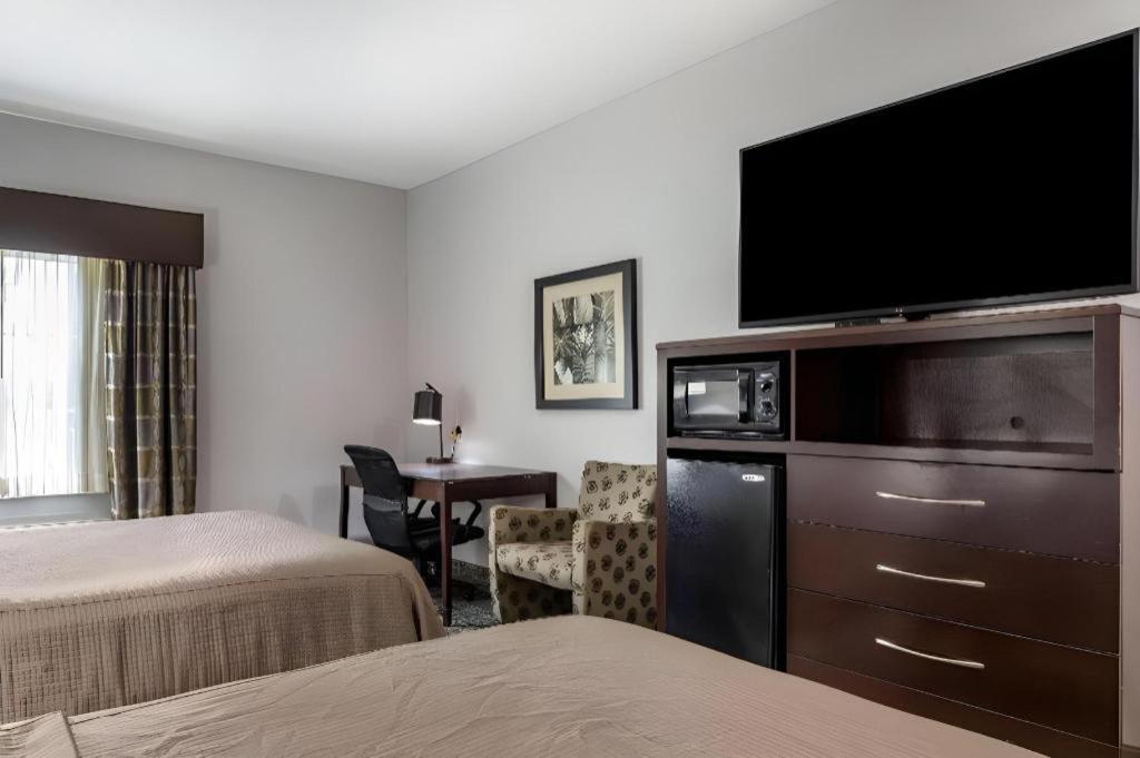 Best Western Oakdale Inn Екстериор снимка