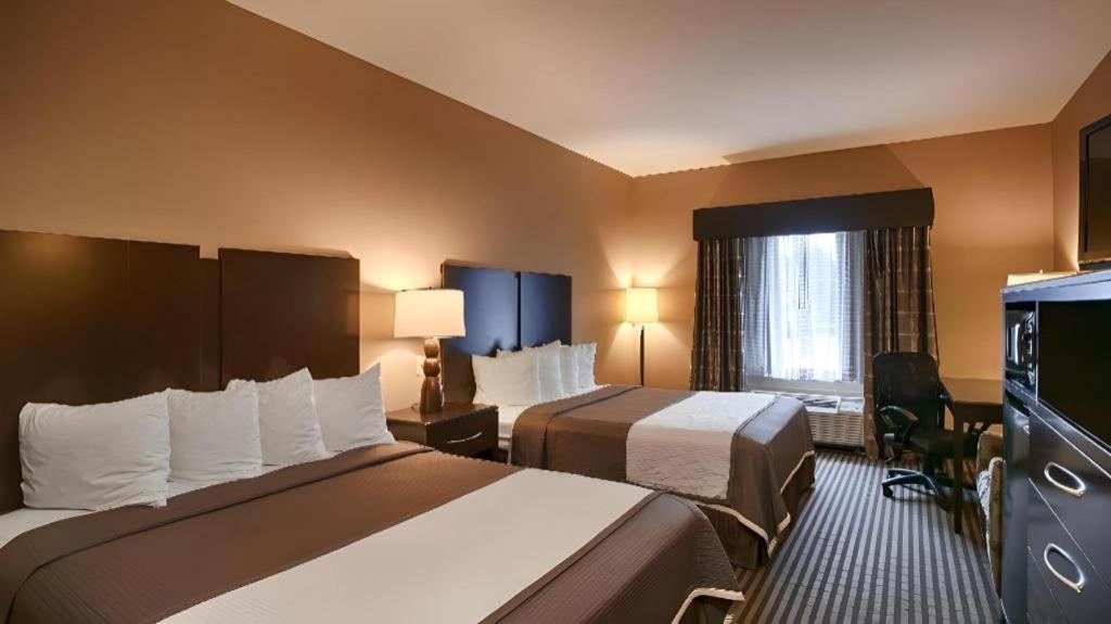 Best Western Oakdale Inn Екстериор снимка