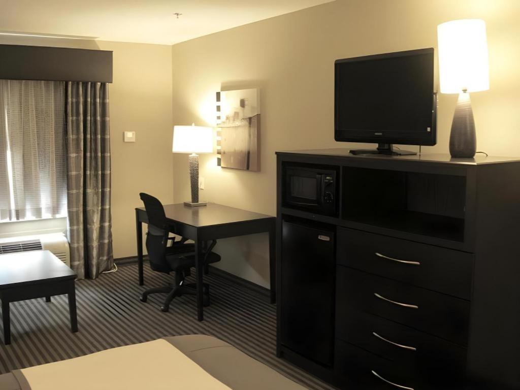 Best Western Oakdale Inn Екстериор снимка