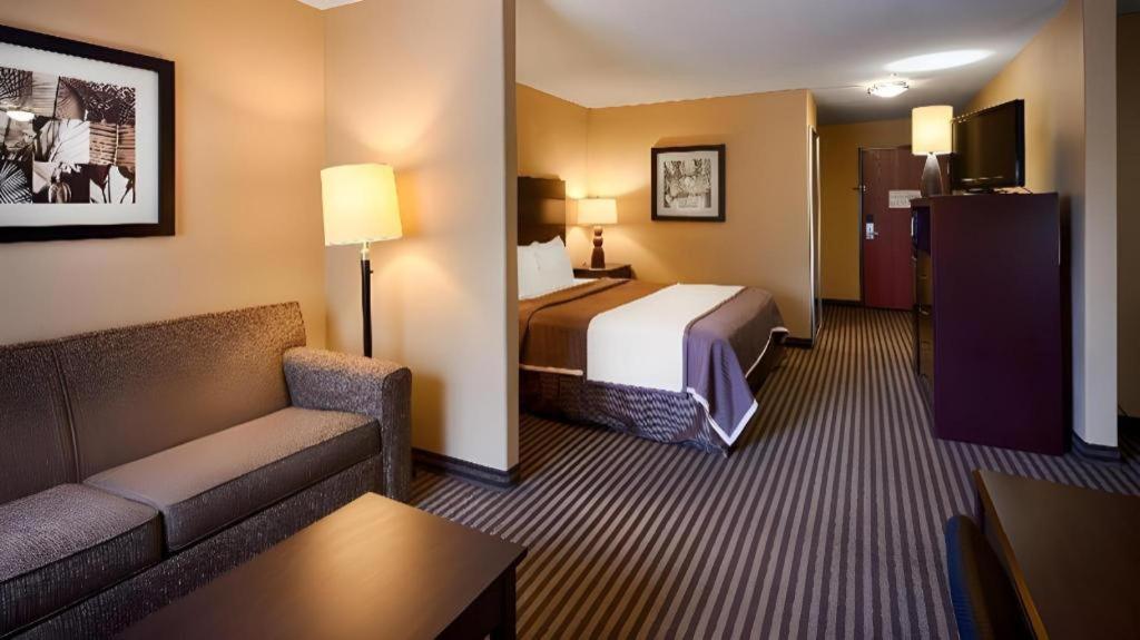 Best Western Oakdale Inn Екстериор снимка